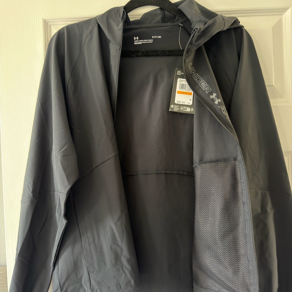Under Armour women's Black Hooded Windbreaker Jacket